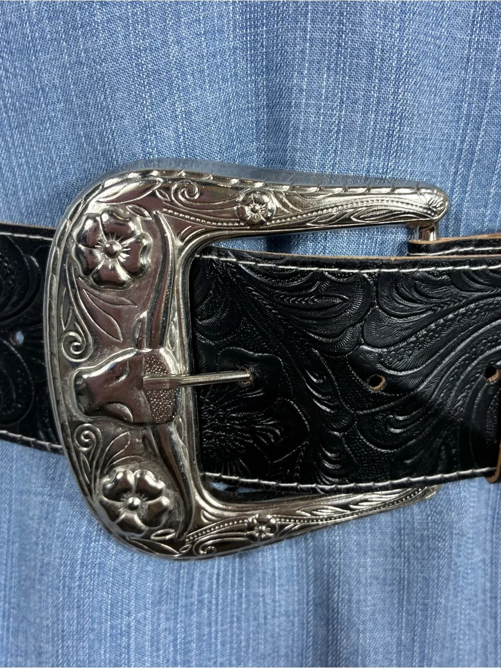 Womens belt Sz L Western Tooled Black faux Leather Engraved Silver Buckle